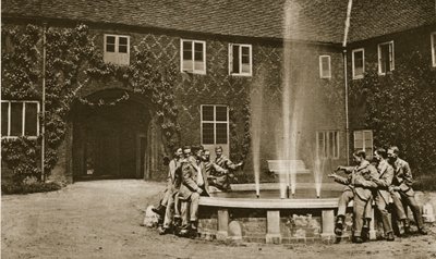 In Fulham Palace courtyard, 1914-19 by English Photographer